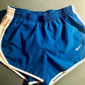 Kid's Nike blue shorts with lining!